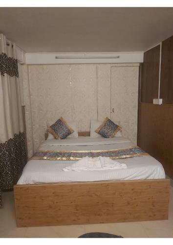 Newest Dlx Hotel