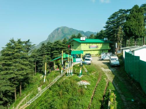 Hotel Dhanaulti Jungle Resort