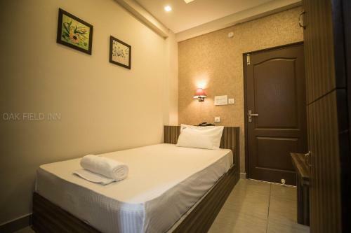 Hotel Oak Field Inn