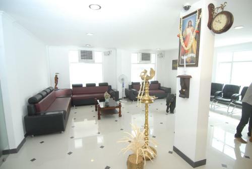 Hotel Phils' Residency & Banquets