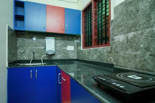 Hostal Oyo 80561 Oval Resorts