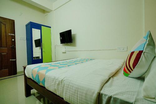 Hostal Oyo 80561 Oval Resorts
