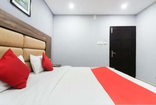 Hotel Central Queens Residency - Cochin