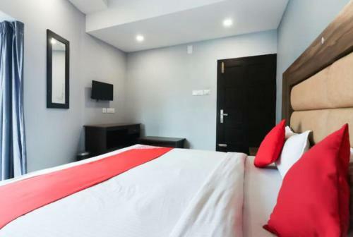 Hotel Central Queens Residency - Cochin