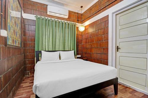Hotel Oyo 84893 Oaks Inn