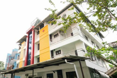Hostal Oyo Home 49697 Aj Apartments