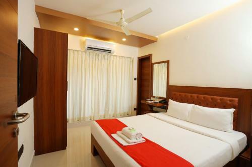 Hotel Q One Plaza