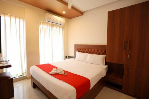 Hotel Q One Plaza