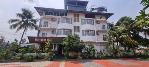 Hotel Aziba Heights Inn