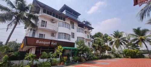 Hotel Aziba Heights Inn