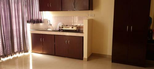 Hotel Aziba Heights Inn