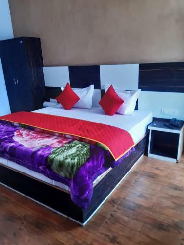 Hostal Singh Snow Mountain Guest House Nd Tarres Restaurant