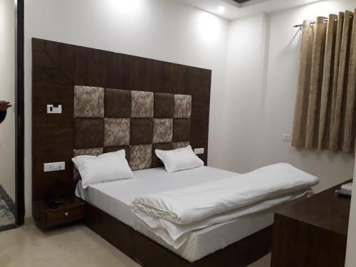Hotel Gokul Grand