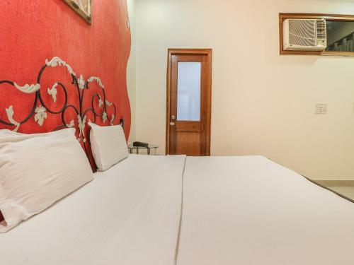 Collection O 83443 Hotel Anmol