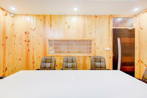 Hotel Collection O 81682 Vibes Inn