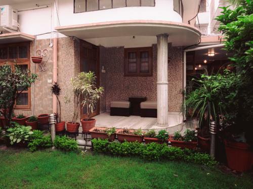 A Centrally Located Cozy, Comfortable Home