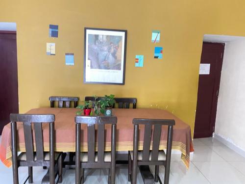 Aaa Home Stay