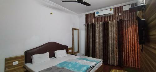 Hotel Samrat