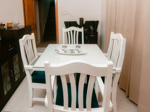 Apartamento A Centrally Located Warm And Cozy 2 Br Floor