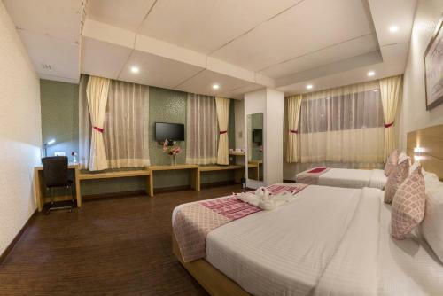 Hotel The Solitaire Express