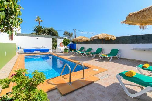 Villa Hearth Away From House. Breia