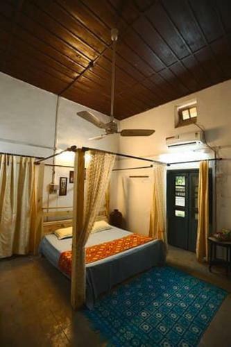 Room In A British Era Bungalow