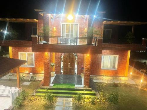 Lodge Yt Mansion