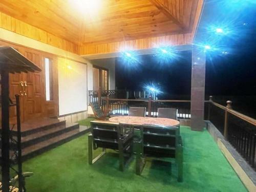 Lodge Yt Mansion