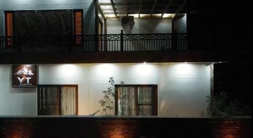 Lodge Yt Mansion