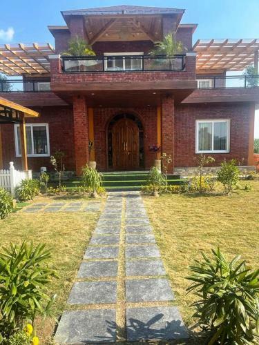 Lodge Yt Mansion