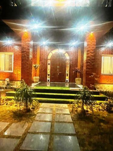 Lodge Yt Mansion