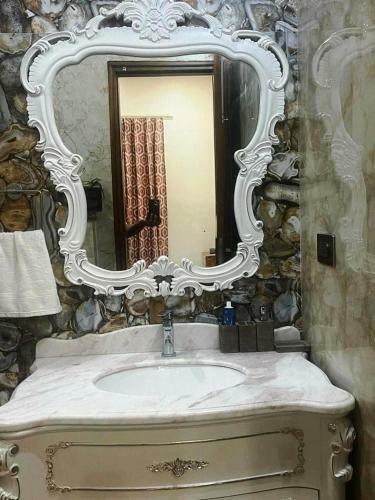 Lodge Yt Mansion
