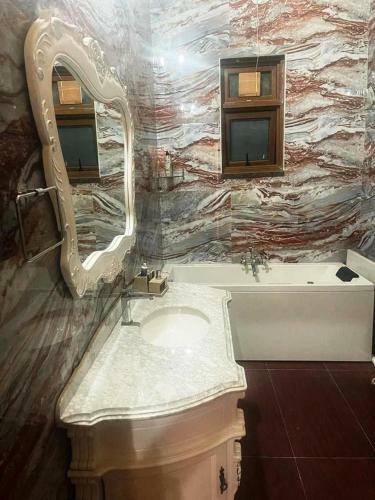 Lodge Yt Mansion