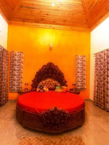 Lodge Yt Mansion