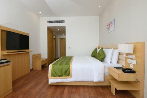 Hotel Pushkara Sarovar Portico