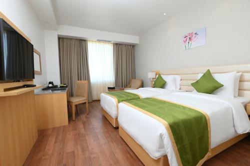 Hotel Pushkara Sarovar Portico