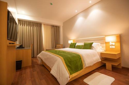 Hotel Pushkara Sarovar Portico