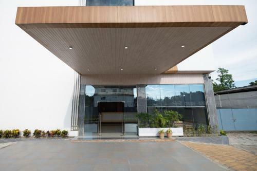 Hotel Pushkara Sarovar Portico