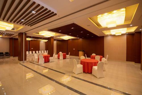 Hotel Pushkara Sarovar Portico