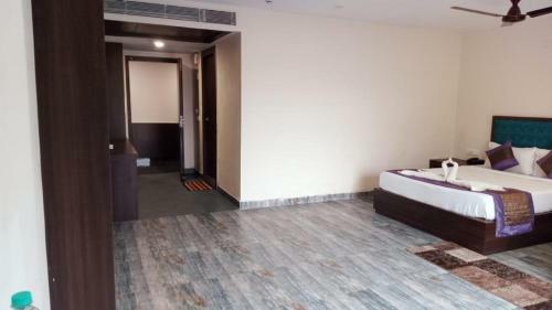 Hotel Sea N Sand