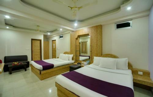 Hotel Four Square Holidayz
