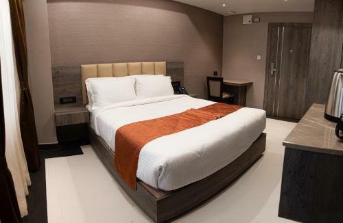 Hotel Livin Hub
