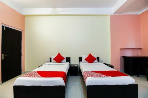 Hotel Vaccinated Staff- Collection O 36138 Aditya Guest House 1