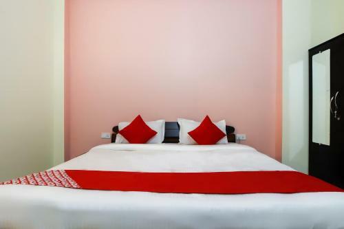 Hotel Vaccinated Staff- Collection O 36138 Aditya Guest House 1