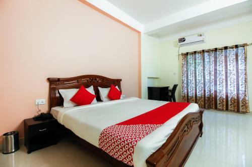 Hotel Vaccinated Staff- Collection O 36138 Aditya Guest House 1