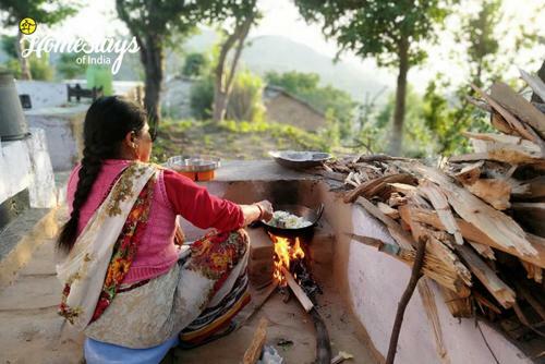 Dwarahat Village Homestay- Pahadi Ghar