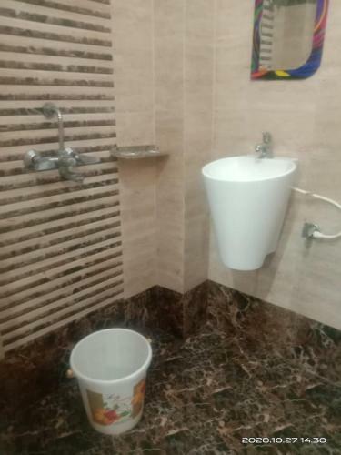 Lodge Priya Hotel