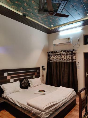 Keshav Hotel