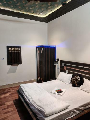 Keshav Hotel