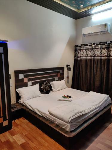 Keshav Hotel